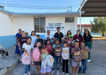 CON ESCUELATÓN, GOBIERNO MUNICIPAL ENTREGA MIL 300 KITS ESCOLARES A ESTUDIANTES DE NUEVO LAREDO