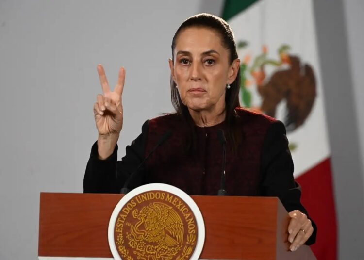 Sheinbaum presume que no habrá nuevos impuestos ni gasolinazos tras presentar el Paquete Económico 2027
