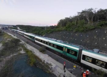Se descarrila rueda del Tren Maya y desalojan a más de 120 pasajeros en Campeche