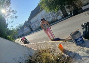 La limpieza pública es una etiqueta de las familias y el gobierno de la Villa de Méndez