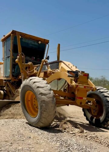 Avanza sin tregua mantenimiento de caminos rurales en la Villa de Méndez