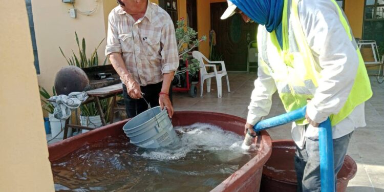 Asociación Civil mitiga necesidad de agua de familias en “González Villarreal”