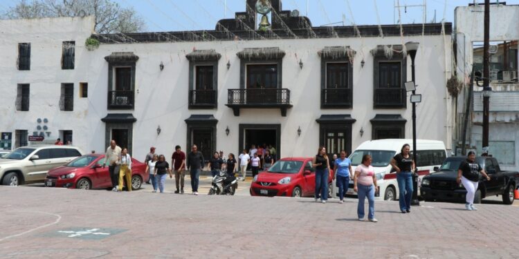 Cuándo un profesionista servidor público niega el derecho de petición a un ciudadano… ¿en que se convierte y que procede?