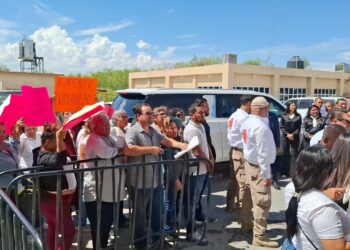Vecinos de “González Villarreal” mediante oficio entregado, piden el apoyo de AVA