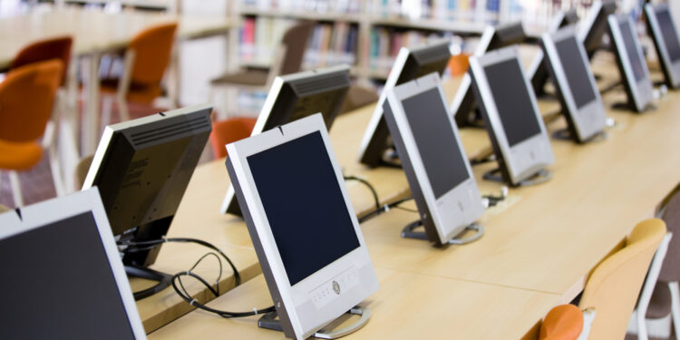 Urge modernizar con equipos de cómputo la biblioteca de San Fernando