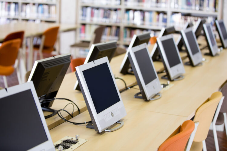 Urge modernizar con equipos de cómputo la biblioteca de San Fernando
