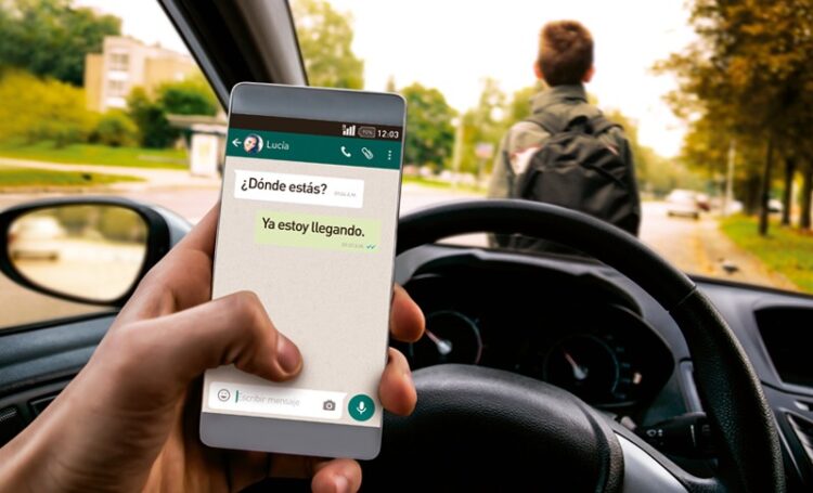 Usar el celular al volante causa principal de accidentes