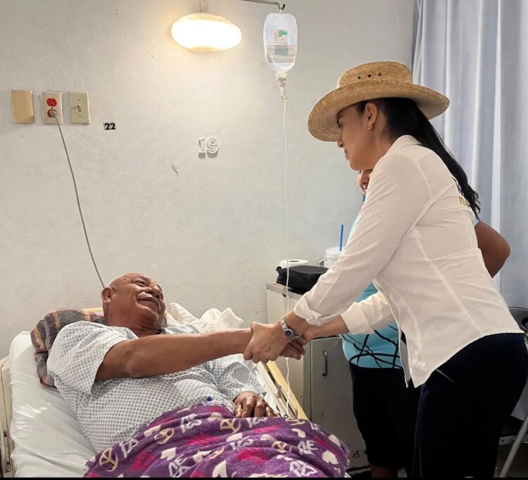 Sombrero en mano, la Diputada Marina Ramírez siempre trabajando para el pueblo