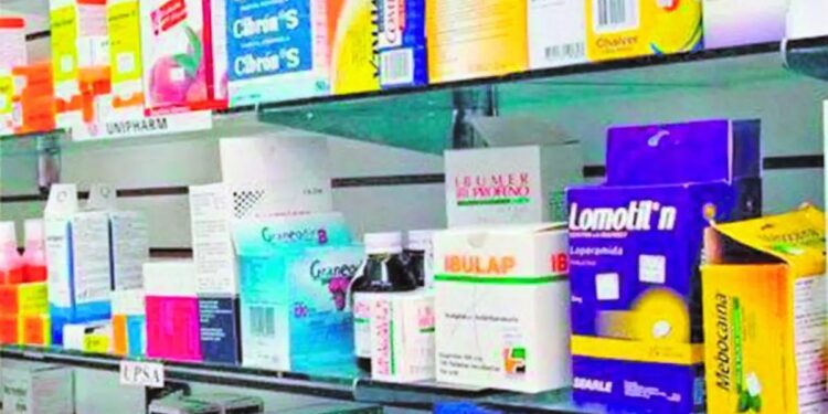 Población se beneficia con medicamentos y consultas a costos moderados