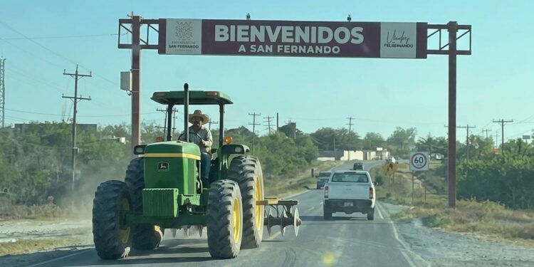 Los tractores son sinónimo de trabajo y producción en el norte de Tamaulipas