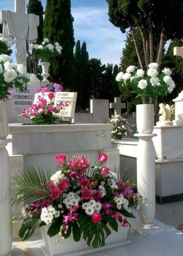 No existen precios oficiales para arreglos florales y coronas de muertos