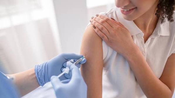 Recomiendan vacunarse contra la Influenza, para prevenirse del invierno