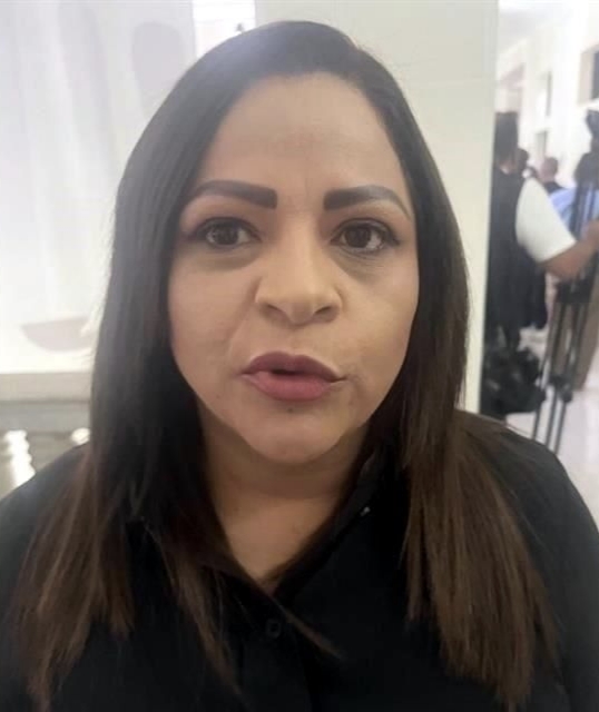 A TAMBOR BATIENTE/ SE ENFRENTAN ANGEL FLORES Y VERÓNICA AGUIRRE