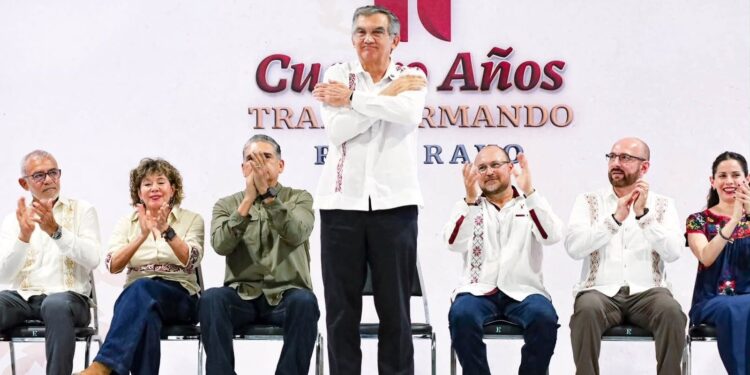 T E C L A Z O S/LALO GATTAS, HOY SE REINCOPORA A LA PRESIDENCIA MUNICIPAL