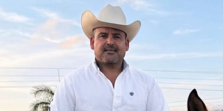 T E C L A Z O S/LALO GATTAS, HOY SE REINCOPORA A LA PRESIDENCIA MUNICIPAL